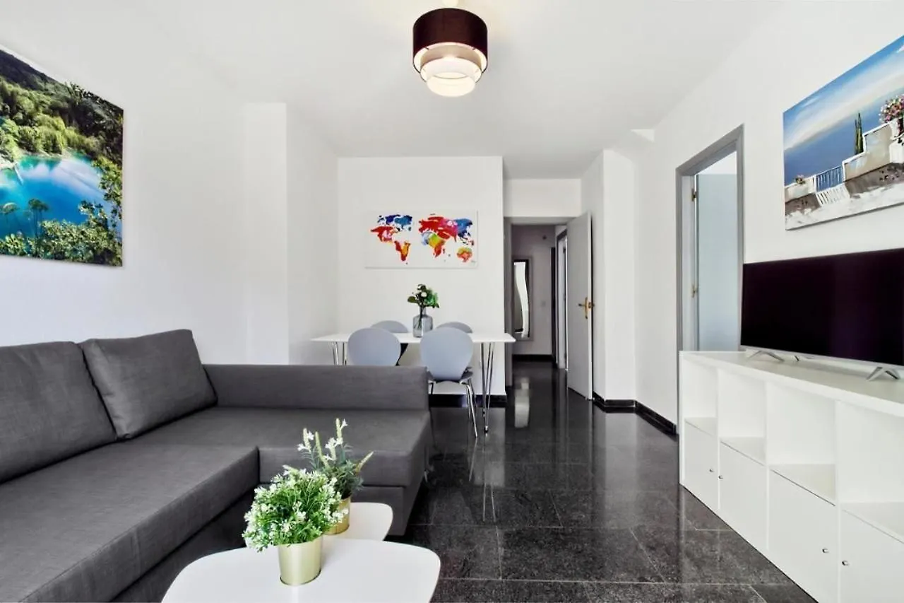 Apartamento Atico Con Terraza Privada En Malaga Centro